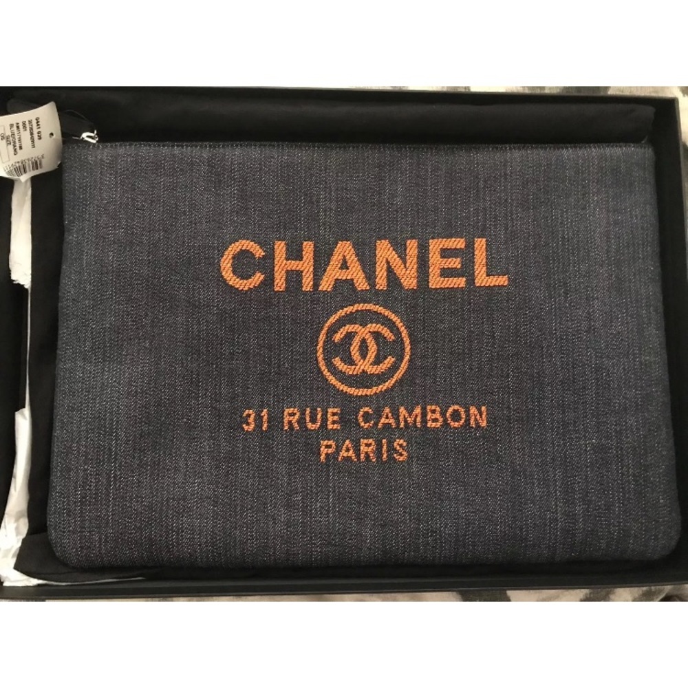 🚫Sold🚫 Chanel Deuville Large Denim O Case - Picture 2 of 5